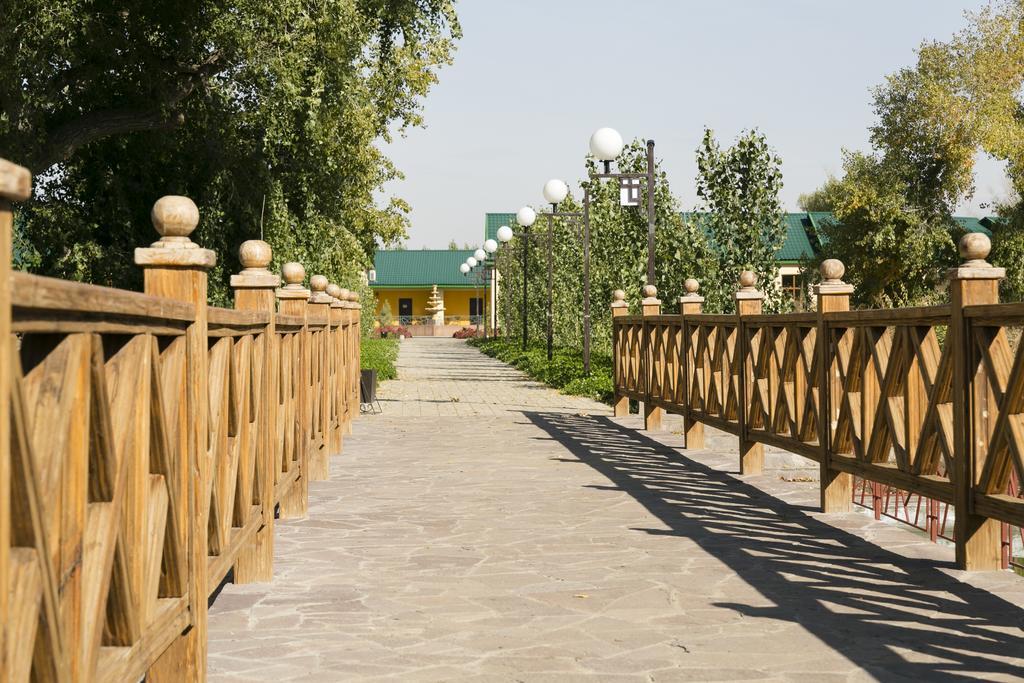 Green Land Hotel Aktobe Exterior foto